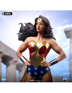 Wonder Woman. Legacy... 2