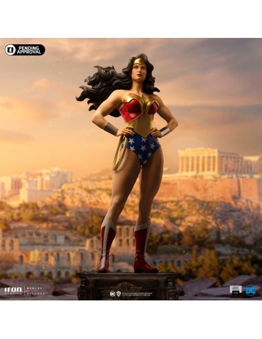 Wonder Woman. Legacy Replica 1/4. DC...