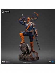 Deathstroke. Art Scale...