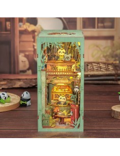 Panda Bookshop. Book Nook