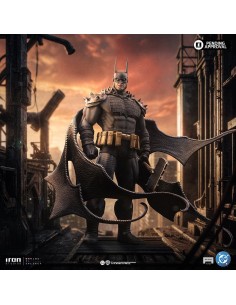 Batman Absolute. Art Scale... 2