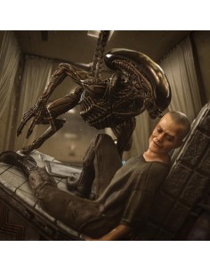 Ripley and Dog Alien. Art... 2
