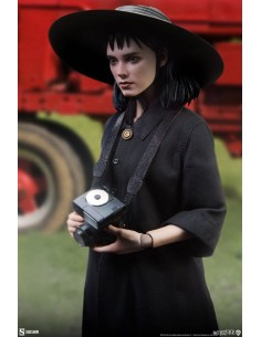 Lydia Deetz 1/6.... 2