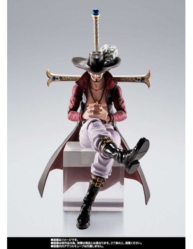 Dracule Mihawk. SH Figuarts. One...